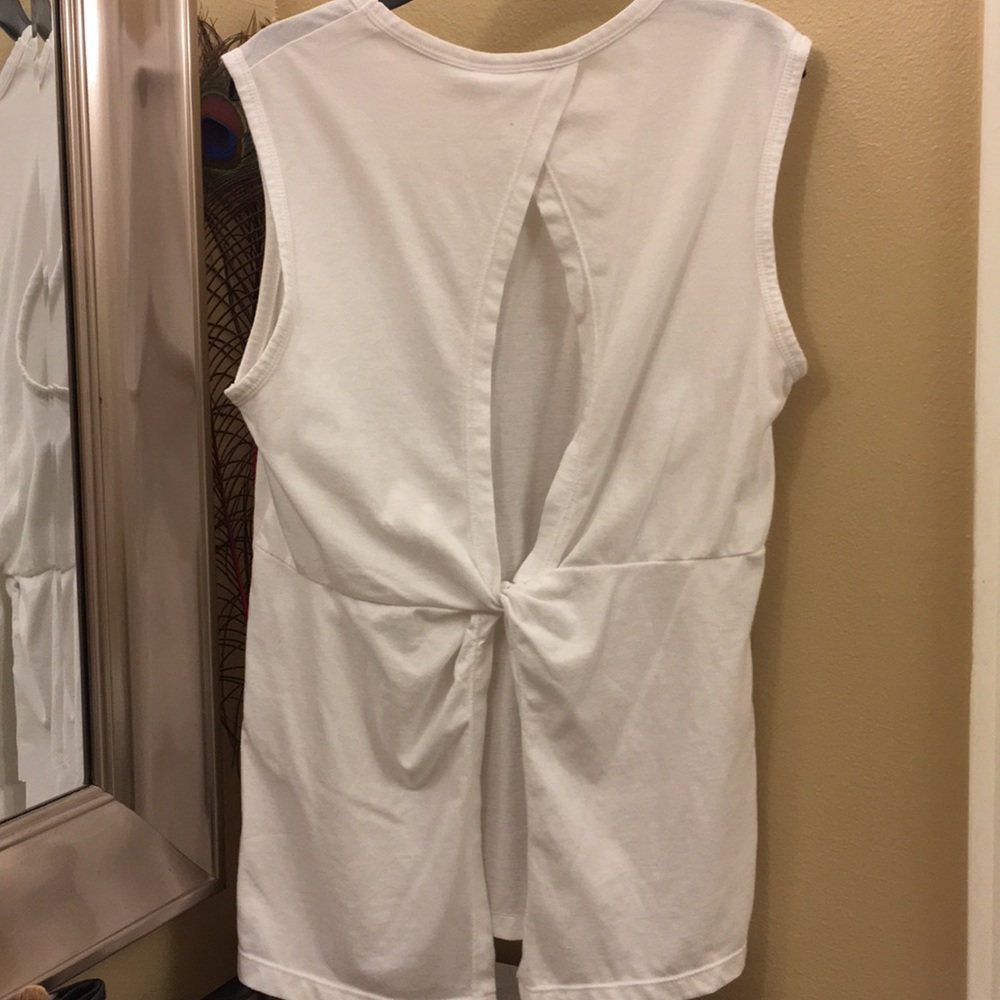 Fabletics white tank knotted back small